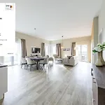Hotel apartamentowy Zwei Wasser - Alte Seefahrtschule Wustrow (Fischland)
