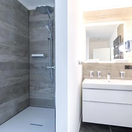 Zwei Wasser - Alte Seefahrtschule