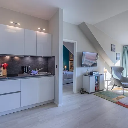 Zwei Wasser - Alte Seefahrtschule Wustrow (Fischland)